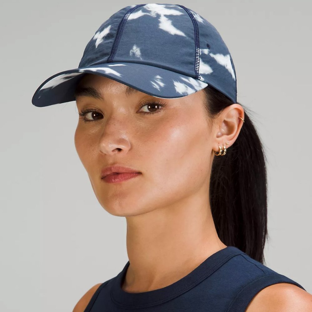 NWT Lululemon Women's Indigo Ice Print Blue Multi Baller Hat Soft One Si…